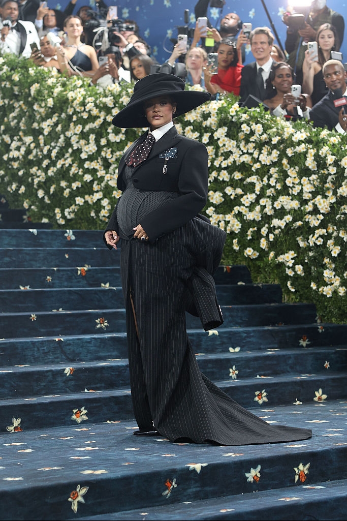 Rihanna’s pregnancy before she arrives at the Met Gala