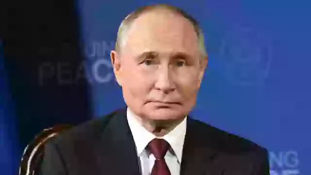 Putin’s rare English four-word comment to Trump as lengthy meeting ends without deal