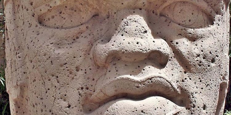 6 Discoveries that Show the Pre-Columbian Americas Traded Across the Oceans