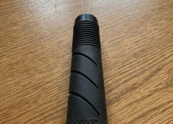 I found this in my girlfriend’s bedroom… does anyone know what it is?