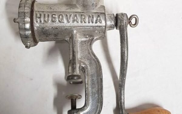 People on the internet banded together to figure out what this device actually was