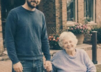 I Pretended To Be A Nursing Home Resident’s Son For Money—Then Her Last Request Changed Everything