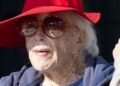 Golden Years, Golden Glow: 91-Year-Old Hollywood Icon Soaks Up Malibu Life. (Before/After Photos)