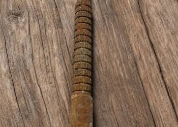 The Small Workshop Tool That Defined Generations: Why the Vintage Nail Punch Still Matters Today