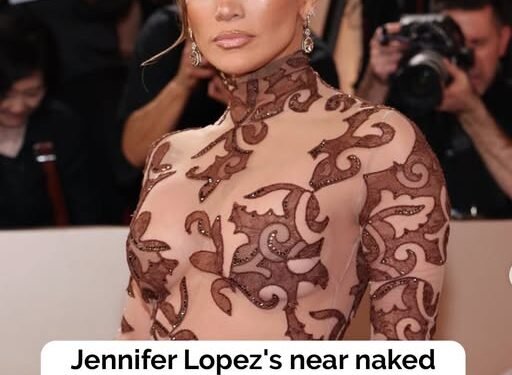Jennifer Lopez’s dress stuns (and divides) at the 2026 Golden Globes