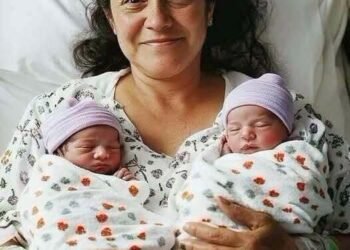 A 58-year-old woman gives birth to twins, and it turned out they had the sa… See more