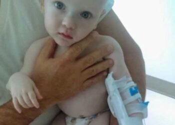 Foster parents adopt shaken baby survivor : ”They had better things to do than feed him”