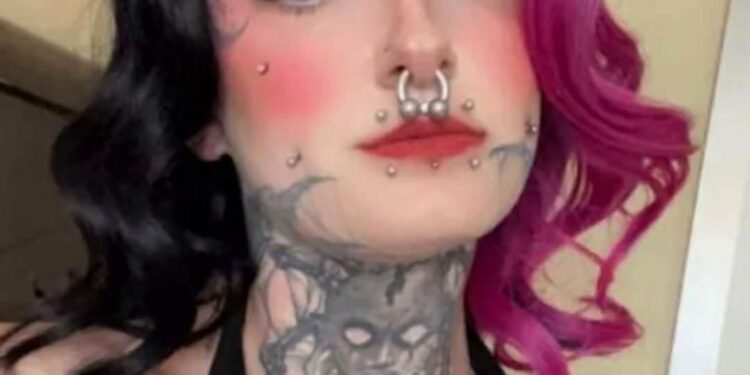 Woman with face tattoos rants after store denies her retail job
